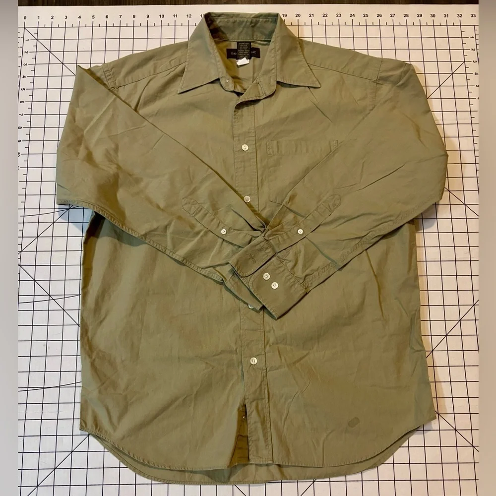 Banana Republic Men’s Size Medium Casual Button Down Shirt